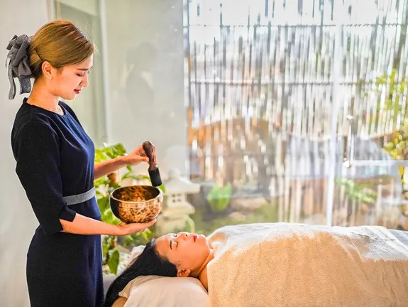 นวดศีรษะแบบอินเดียและเสียงบำบัด